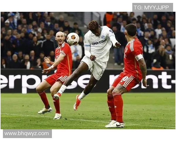 英超激战：本菲卡6-2逆袭拜仁点球大战引发全场狂欢数据解析