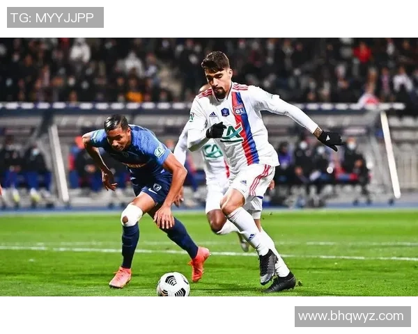 欧联杯本菲卡与里昂激战成平局神奇扑救引发全场热议与转会传闻